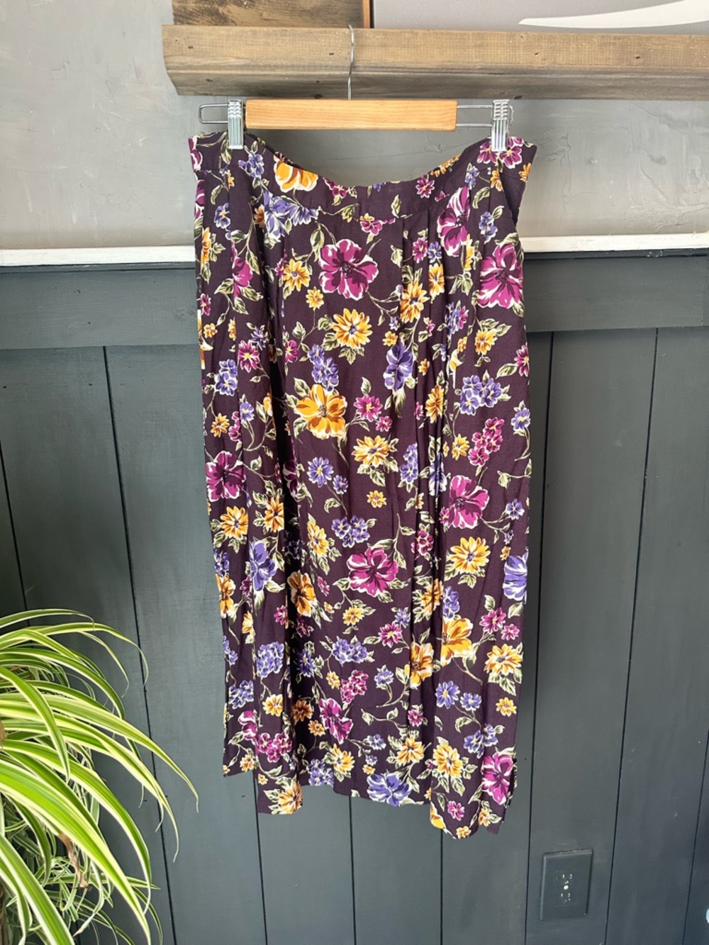 Bentley Plus Size Midi Skirt Elastic Back‎ in Maroon Floral with Pockets sz 20W
